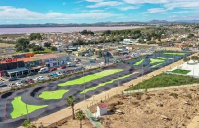 2 quarto Apartamento para venda em El Chaparral - La Siesta - La Torreta, Torrevieja com piscina garagem - 297 000 € (Ref: 9618968)