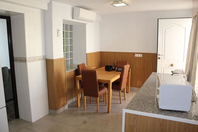 4 soveværelse Byhus til salg i Los Montesinos med swimmingpool garage - € 275.000 (Ref: 9636223)