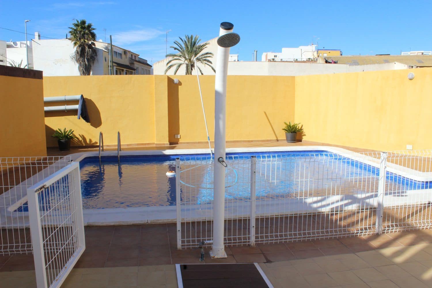 4 soveværelse Byhus til salg i Los Montesinos med swimmingpool garage - € 275.000 (Ref: 9636223)