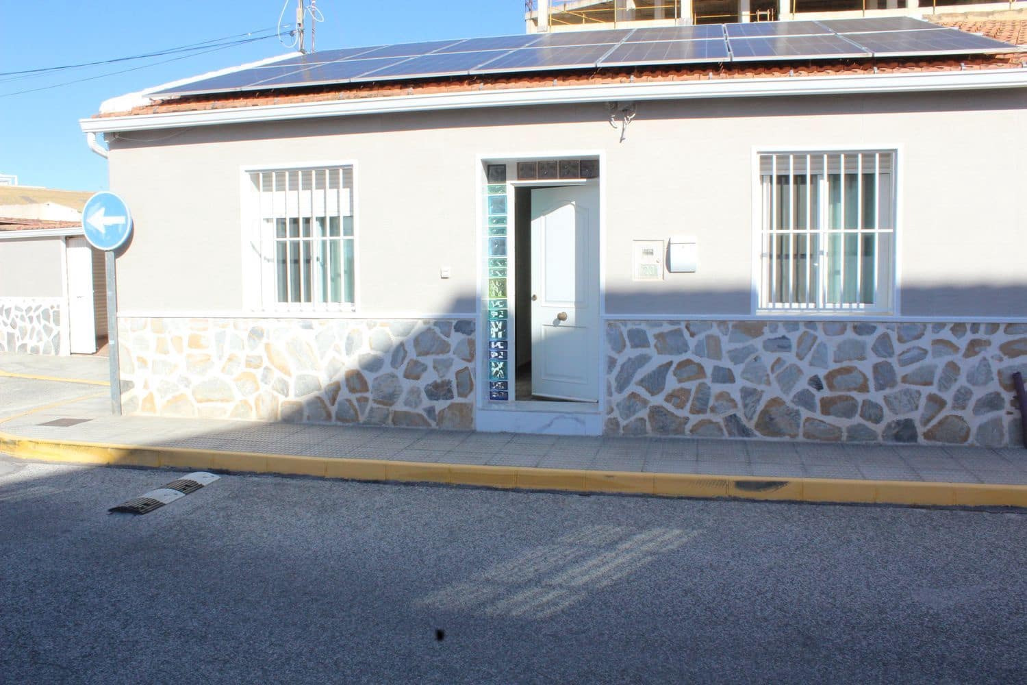 4 soveværelse Byhus til salg i Los Montesinos med swimmingpool garage - € 275.000 (Ref: 9636223)