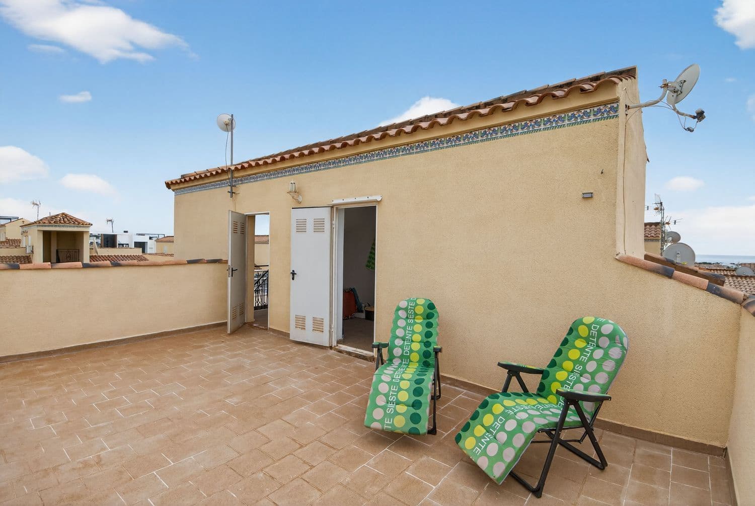 2 bedroom Apartment for sale in Orihuela Costa with pool garage - € 149,900 (Ref: 9679488)