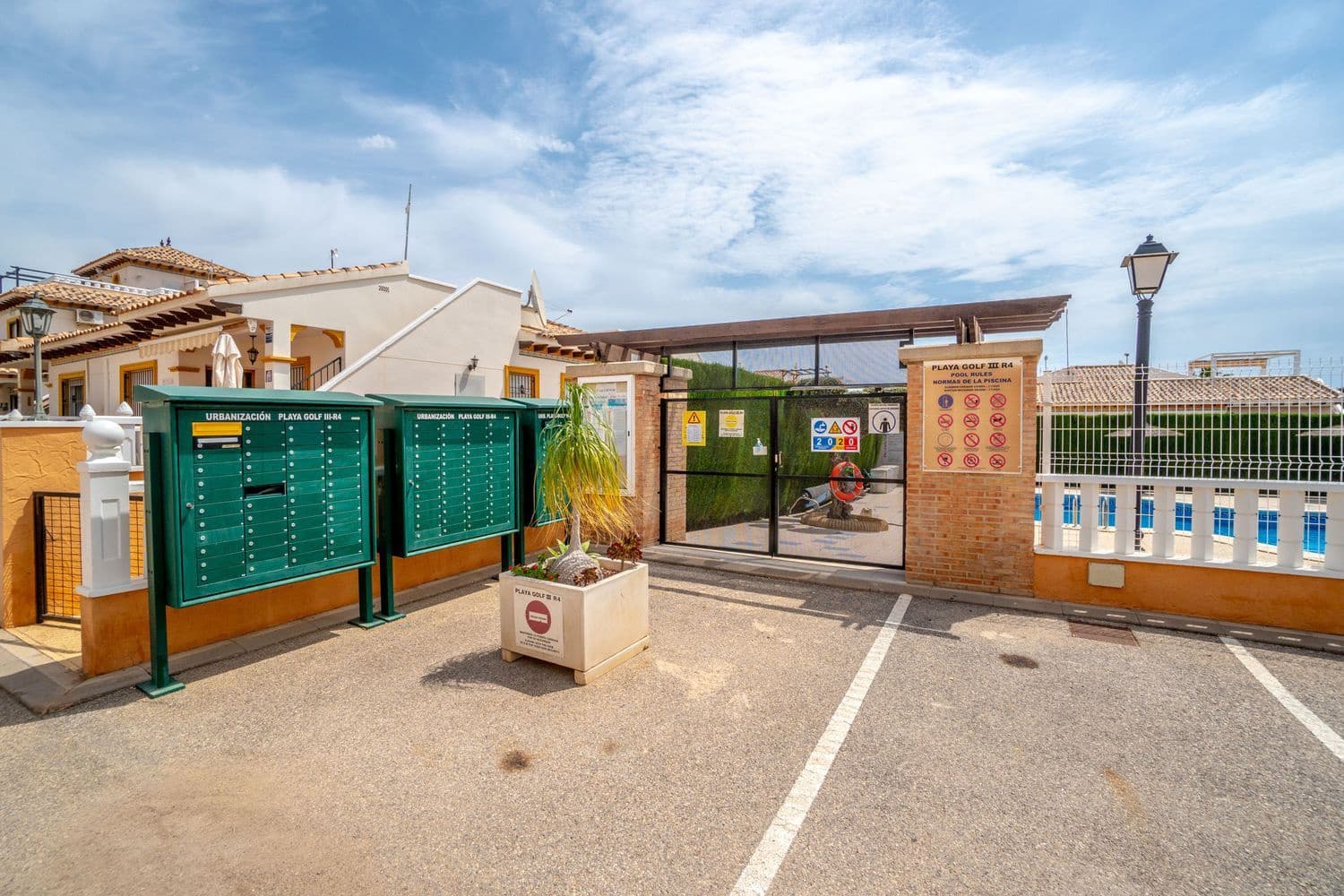 3 Zimmer Haus zu verkaufen in Orihuela Costa mit Pool Garage - 229.000 € (Ref: 9721093)