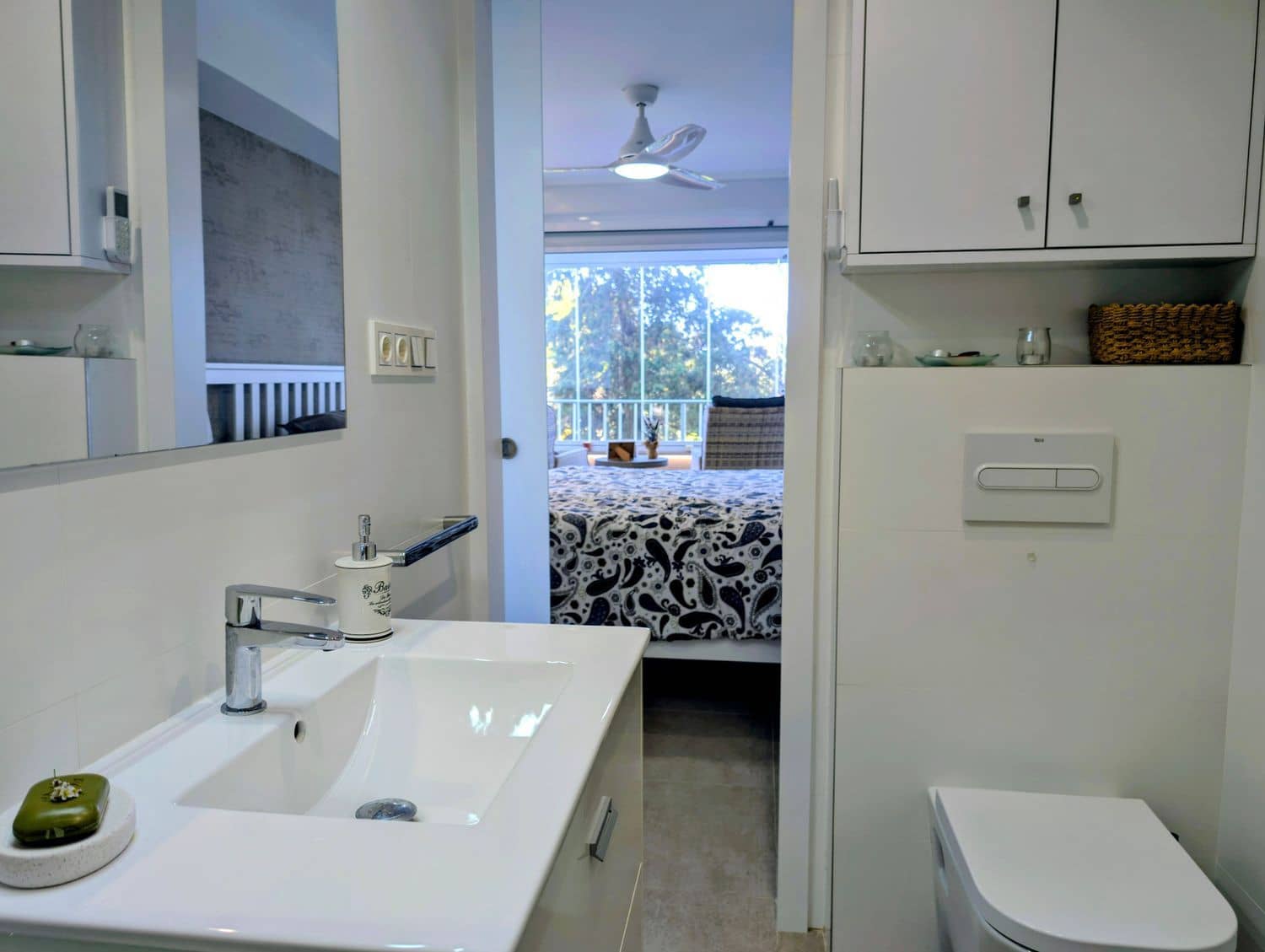 2 bedroom Apartment for sale in Punta Prima with garage - € 284,900 (Ref: 9737977)