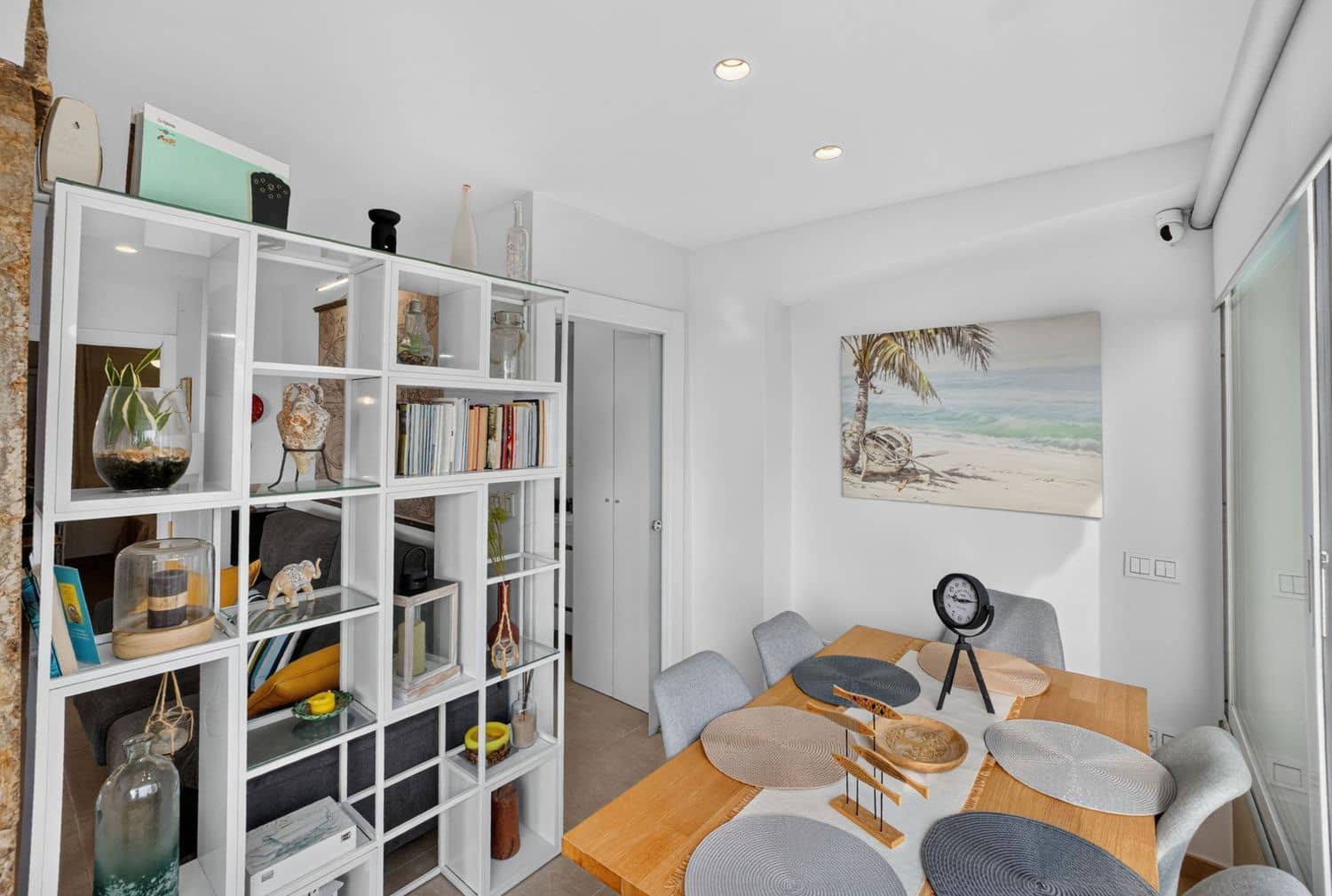 2 bedroom Apartment for sale in Punta Prima with garage - € 284,900 (Ref: 9737977)