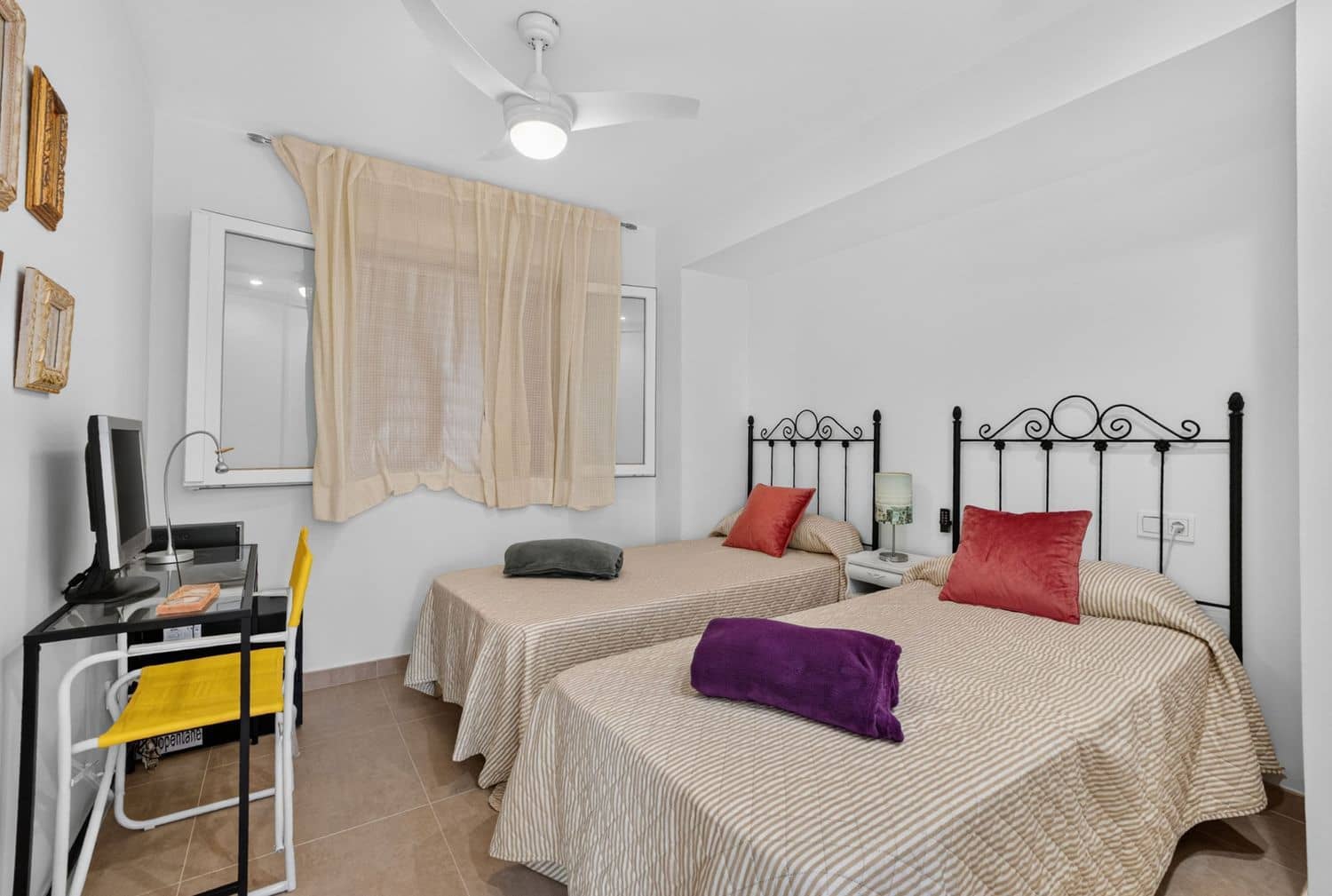 2 bedroom Apartment for sale in Punta Prima with garage - € 284,900 (Ref: 9737977)
