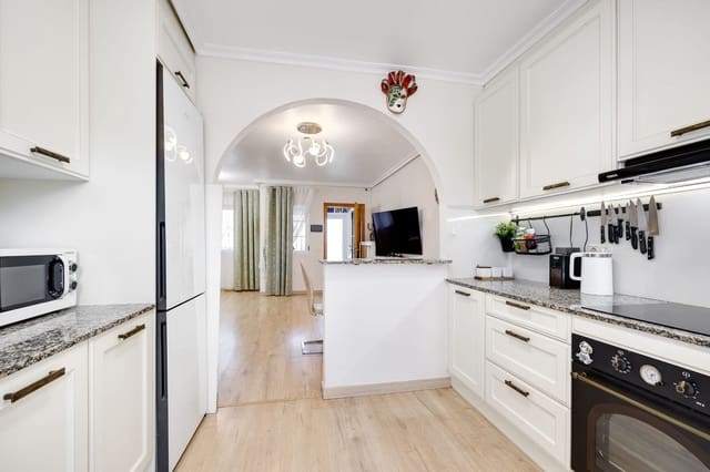 3 quarto Casa em Banda para venda em Aguas Nuevas, Torrevieja com piscina garagem - 229 000 € (Ref: 9761577)