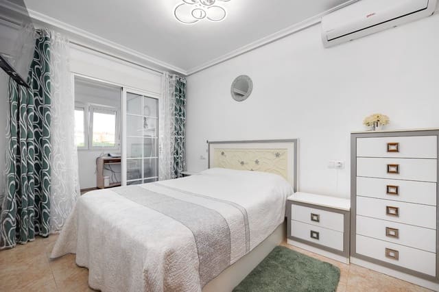 3 quarto Casa em Banda para venda em Aguas Nuevas, Torrevieja com piscina garagem - 229 000 € (Ref: 9761577)