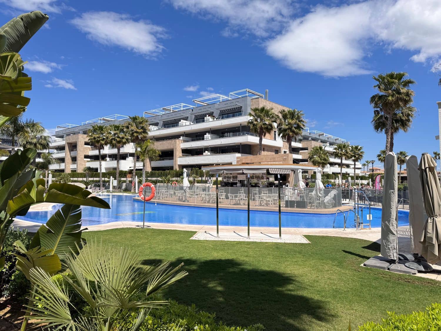 3 bedroom Apartment for sale in Playa Flamenca with pool garage - € 522,000 (Ref: 9780001)