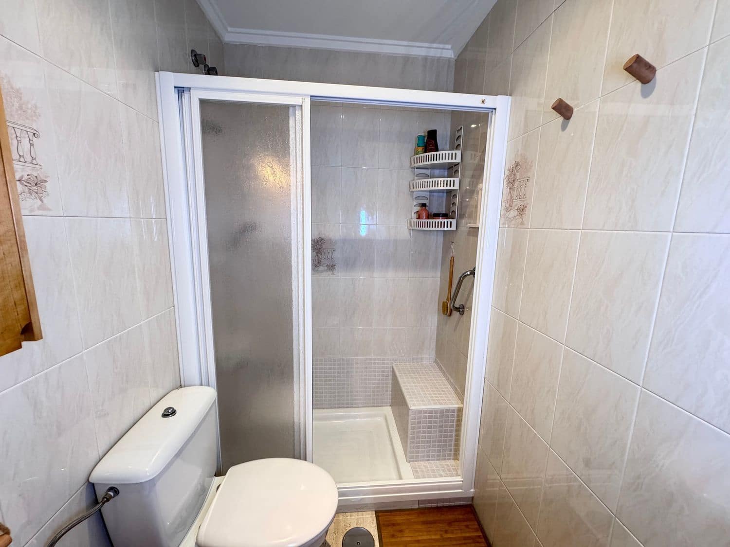 Apartamento de 2 habitaciones en Torrevieja en venta con piscina garaje - 128.000 € (Ref: 9806088)