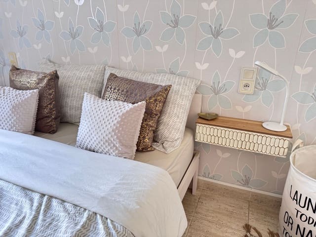 Apartamento de 2 habitaciones en Playa del Acequión, Torrevieja en venta con piscina garaje - 128.000 € (Ref: 9806088)