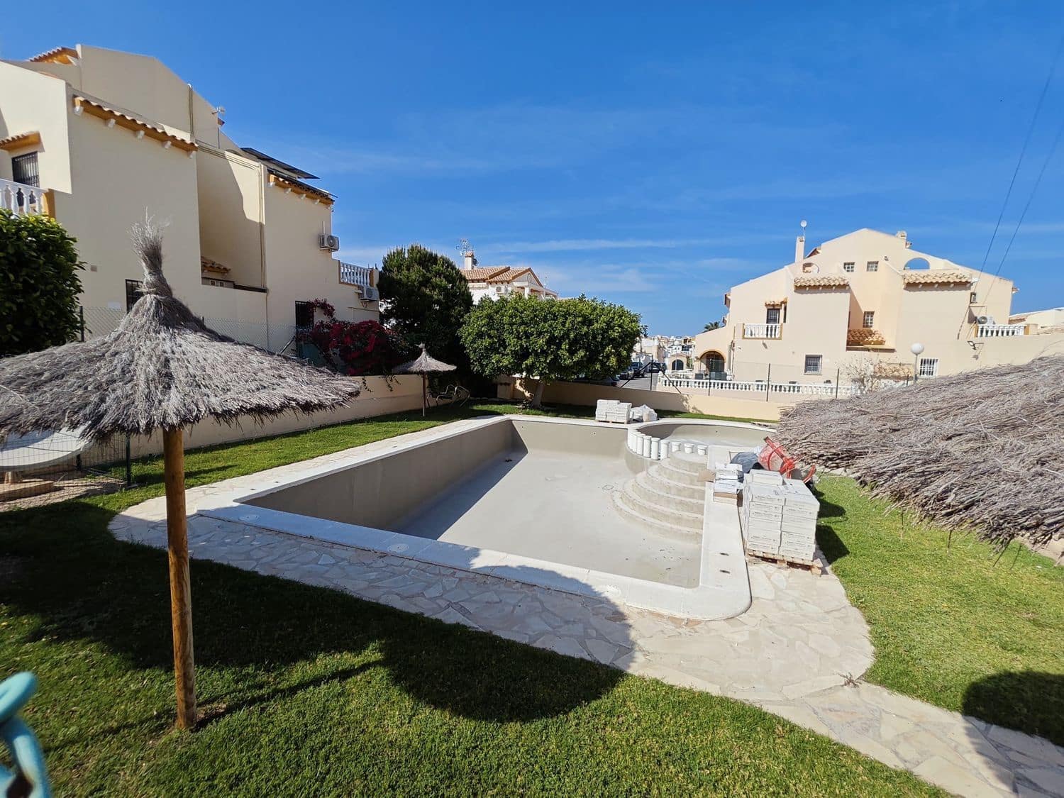2 sypialnia Dom na sprzedaż w Orihuela Costa z basenem garażem - 190 000 € (Ref: 9813631)