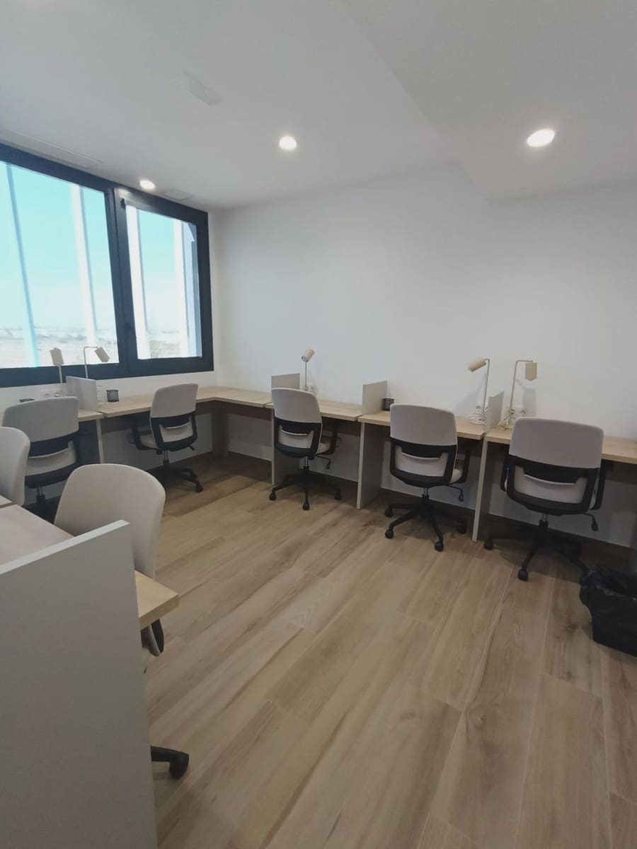 2 soveværelse Lejlighed til salg i Torrevieja med swimmingpool garage - € 351.000 (Ref: 9819900)