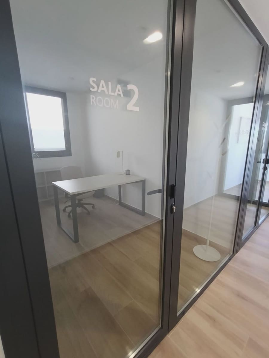 2 soveværelse Lejlighed til salg i Torrevieja med swimmingpool garage - € 351.000 (Ref: 9819900)