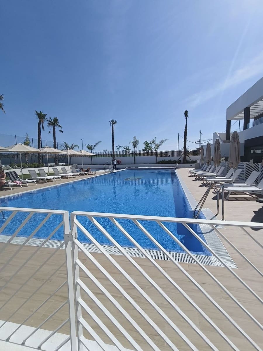 2 soveværelse Lejlighed til salg i Torrevieja med swimmingpool garage - € 351.000 (Ref: 9819900)