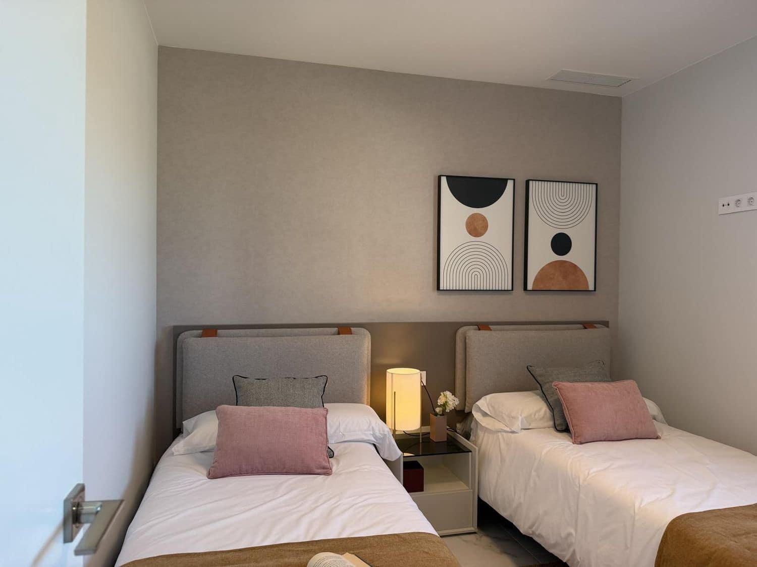 3 bedroom Apartment for sale in Torrevieja with pool garage - € 431,000 (Ref: 9824344)