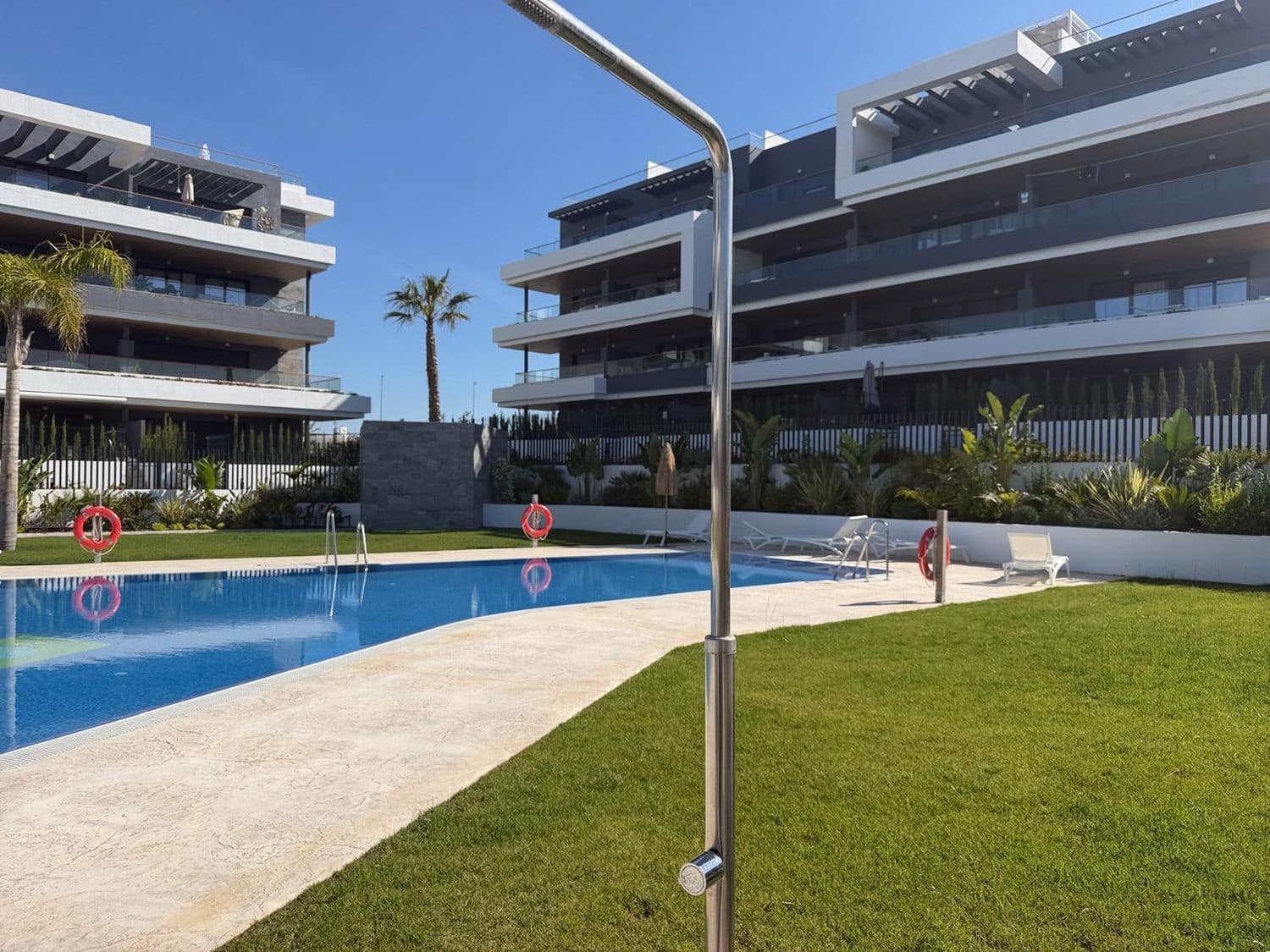 3 bedroom Apartment for sale in Torrevieja with pool garage - € 431,000 (Ref: 9824344)