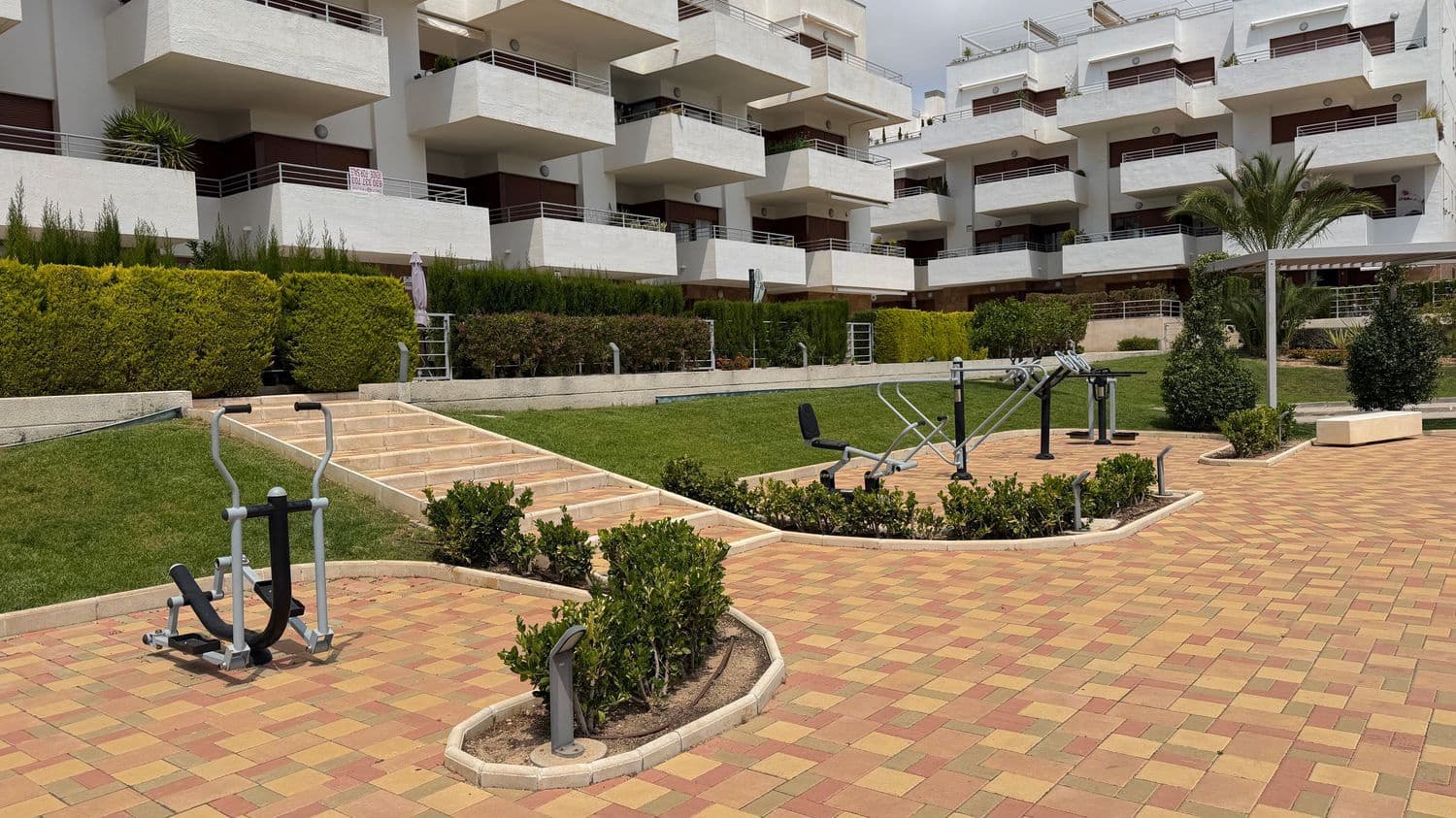 2 bedroom Apartment for sale in Orihuela Costa with pool garage - € 215,000 (Ref: 9902662)