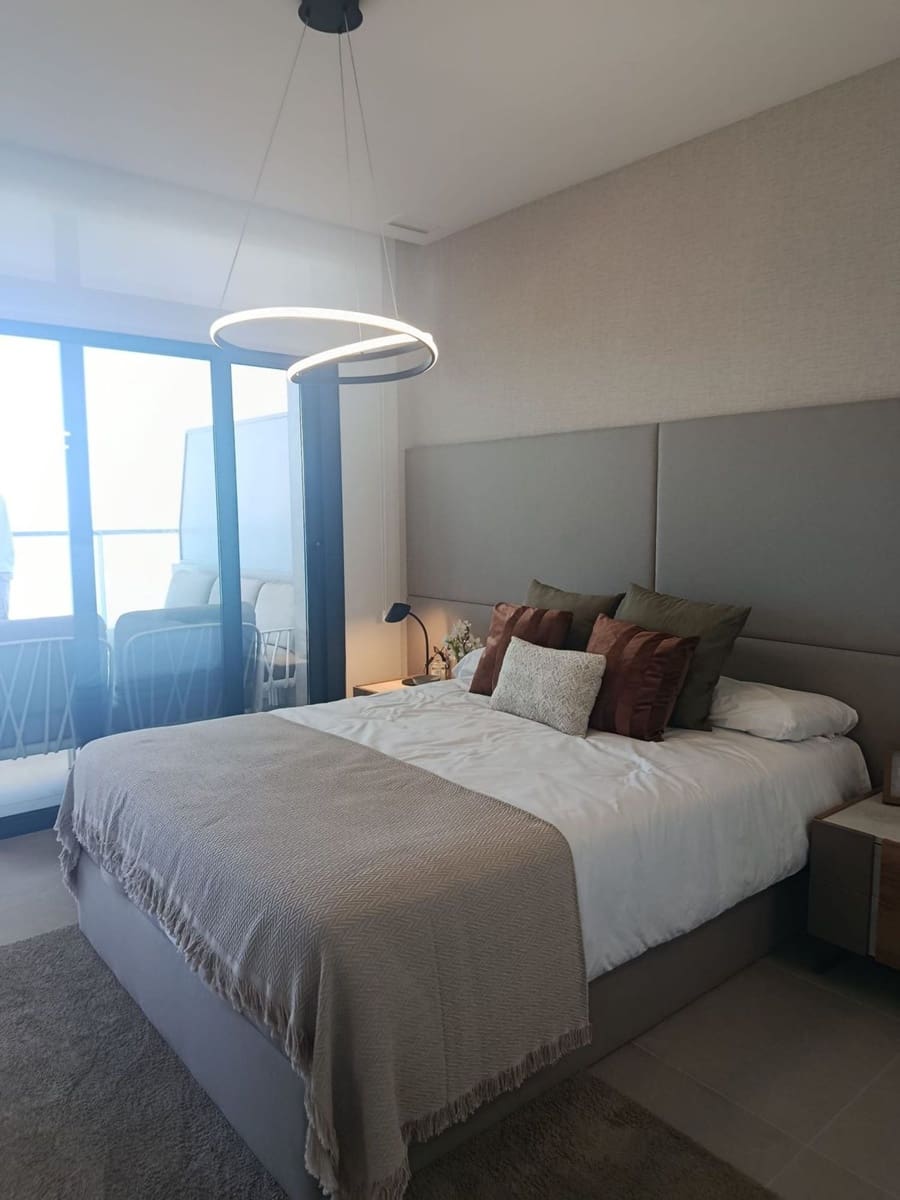 2 soveværelse Lejlighed til salg i Benidorm med swimmingpool garage - € 880.000 (Ref: 9916413)