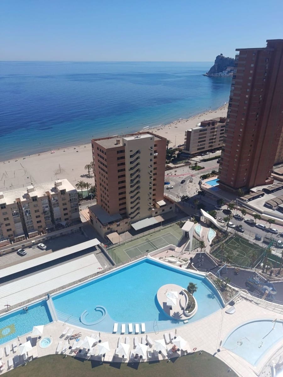 2 soveværelse Lejlighed til salg i Benidorm med swimmingpool garage - € 880.000 (Ref: 9916413)