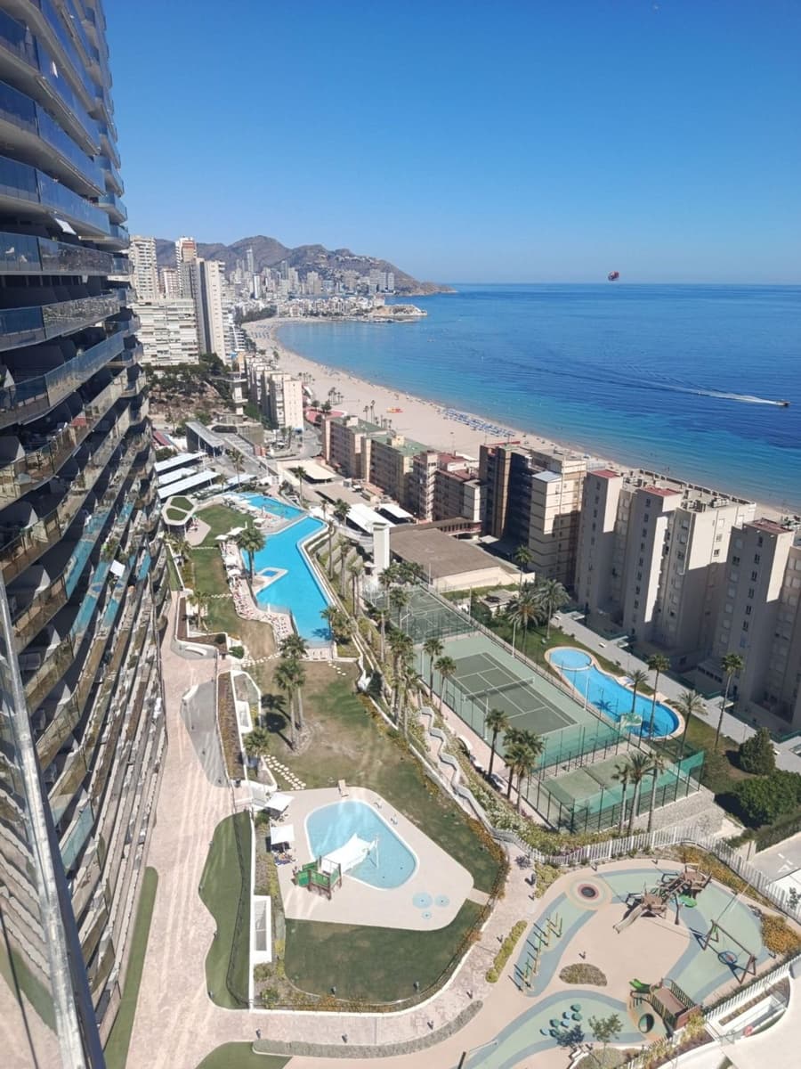 2 soveværelse Lejlighed til salg i Benidorm med swimmingpool garage - € 880.000 (Ref: 9916413)