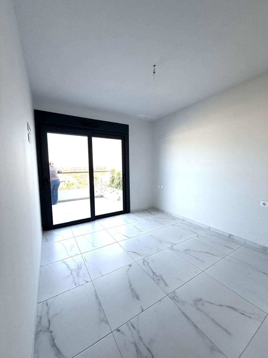 2 bedroom Apartment for sale in Torrevieja with pool garage - € 366,000 (Ref: 9919338)