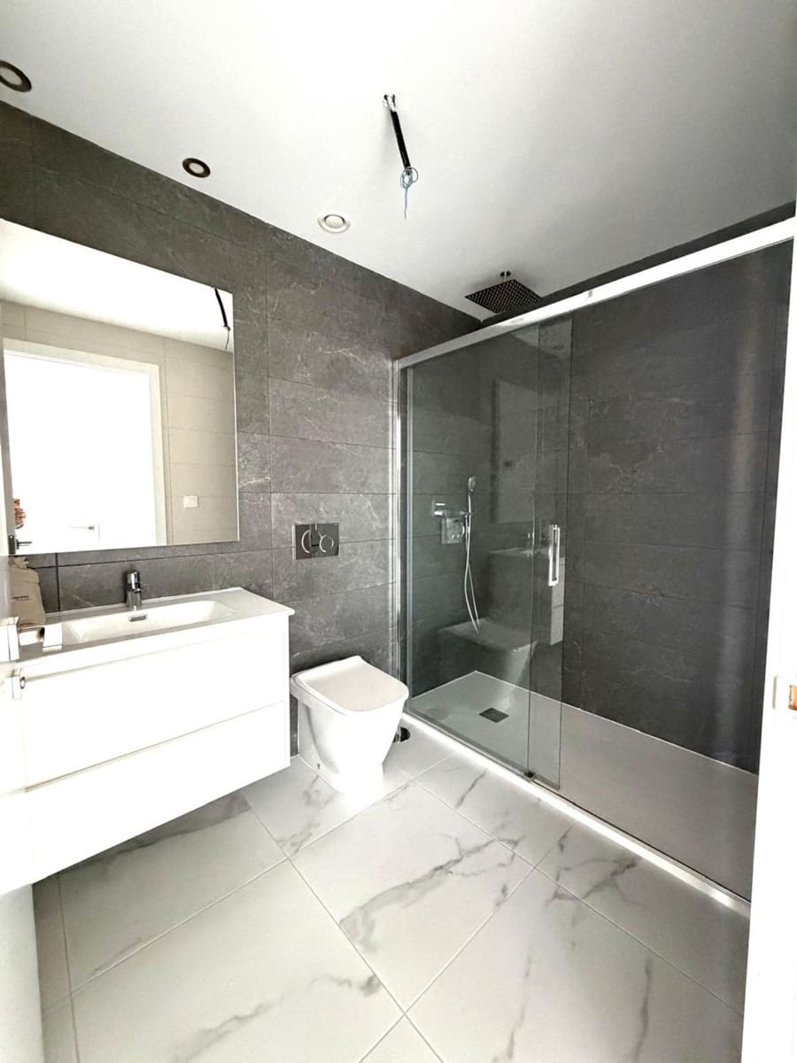 2 bedroom Apartment for sale in Torrevieja with pool garage - € 366,000 (Ref: 9919338)