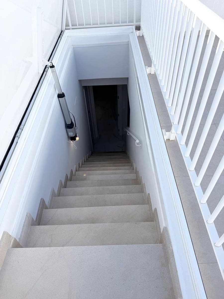 2 bedroom Apartment for sale in Torrevieja with pool garage - € 366,000 (Ref: 9919338)