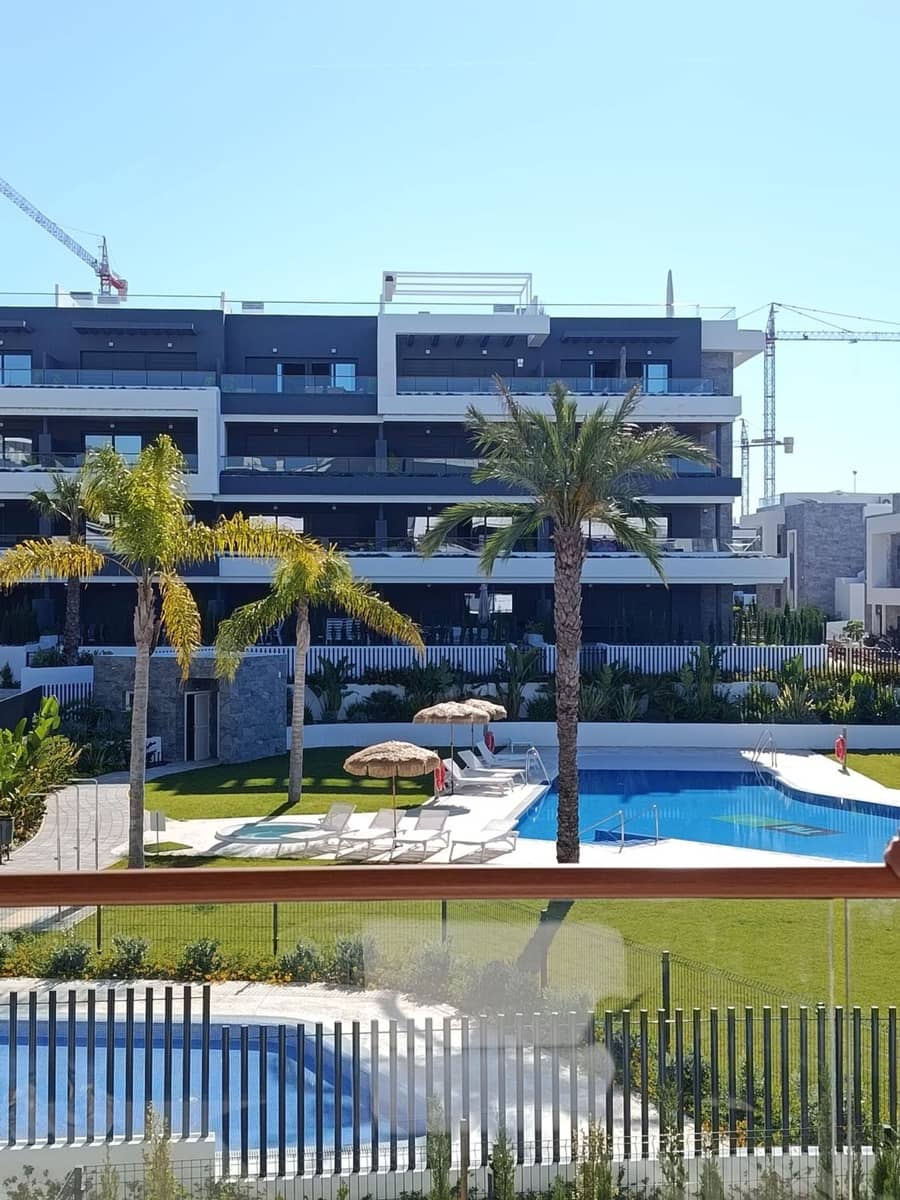 2 bedroom Apartment for sale in Torrevieja with pool garage - € 366,000 (Ref: 9919338)
