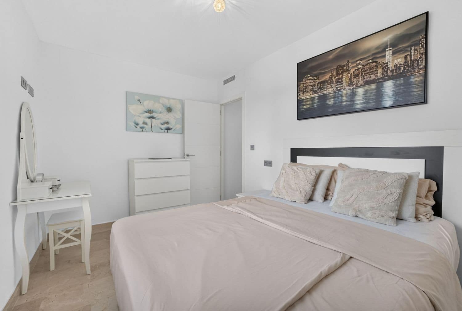 2 slaapkamer Appartement te koop in Filipinas met zwembad garage - € 188.000 (Ref: 9926758)