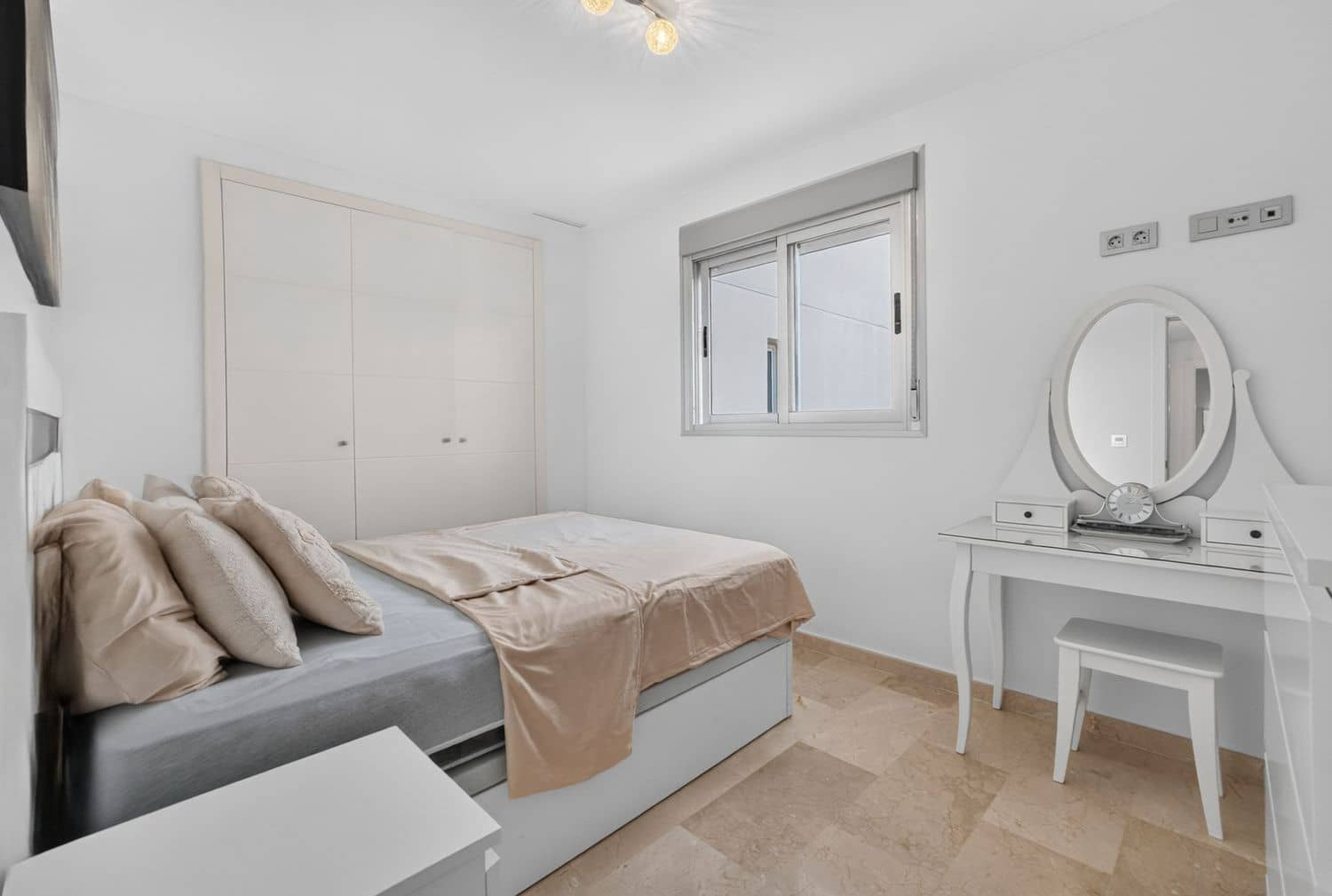 2 slaapkamer Appartement te koop in Filipinas met zwembad garage - € 188.000 (Ref: 9926758)