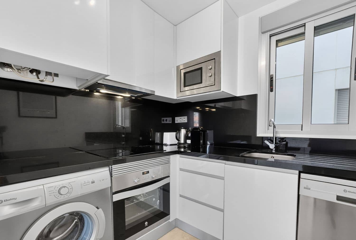 2 slaapkamer Appartement te koop in Filipinas met zwembad garage - € 188.000 (Ref: 9926758)