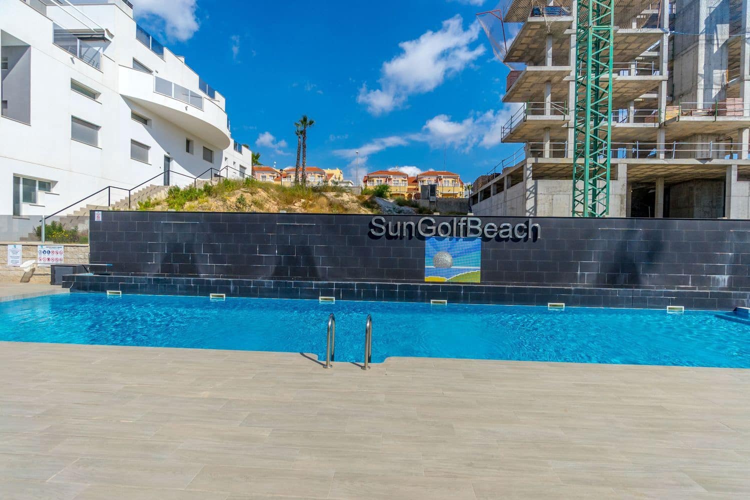 2 slaapkamer Appartement te koop in Filipinas met zwembad garage - € 188.000 (Ref: 9926758)