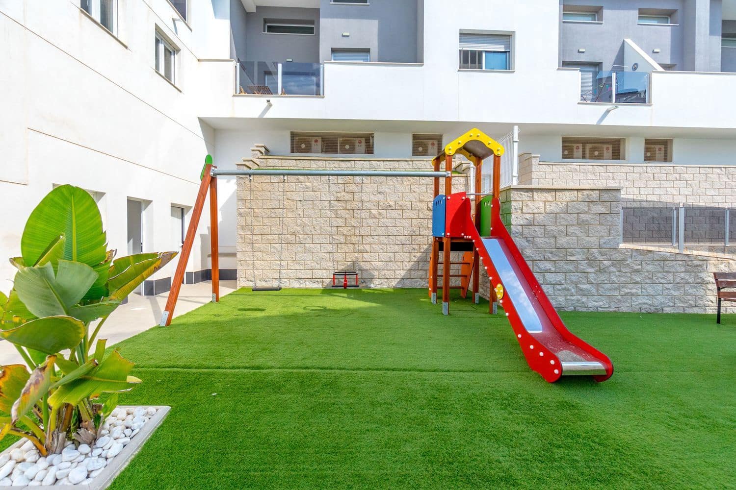 2 slaapkamer Appartement te koop in Filipinas met zwembad garage - € 188.000 (Ref: 9926758)