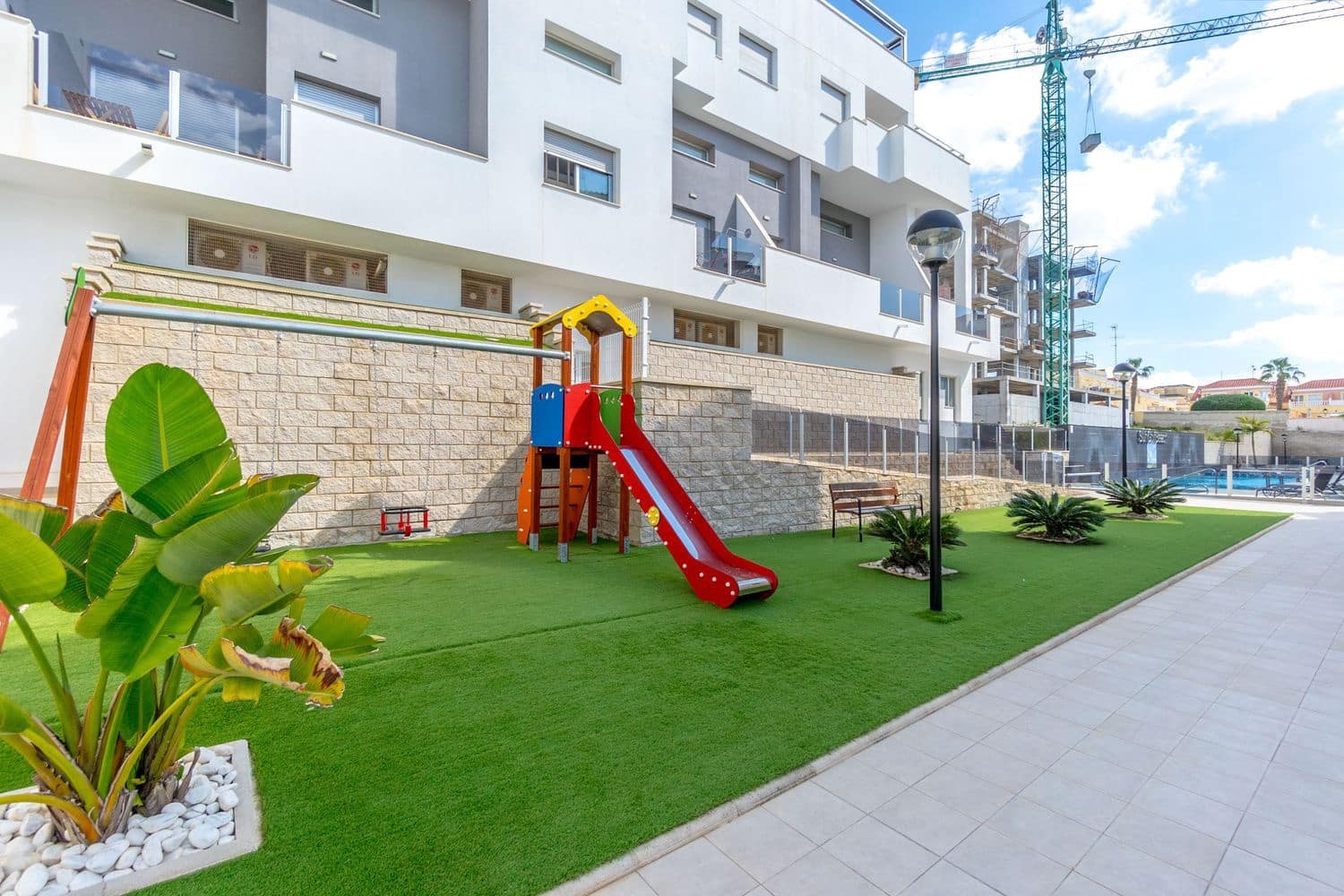2 slaapkamer Appartement te koop in Filipinas met zwembad garage - € 188.000 (Ref: 9926758)