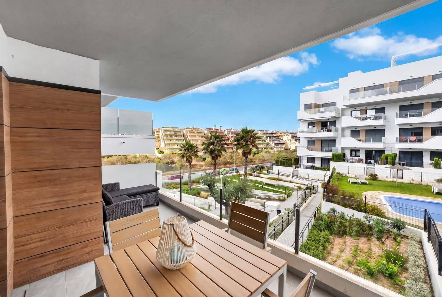 2 makuuhuone Huoneisto myytävänä paikassa Filipinas mukana uima-altaan 
autotalli - 239 000 € (Ref: 9941647)