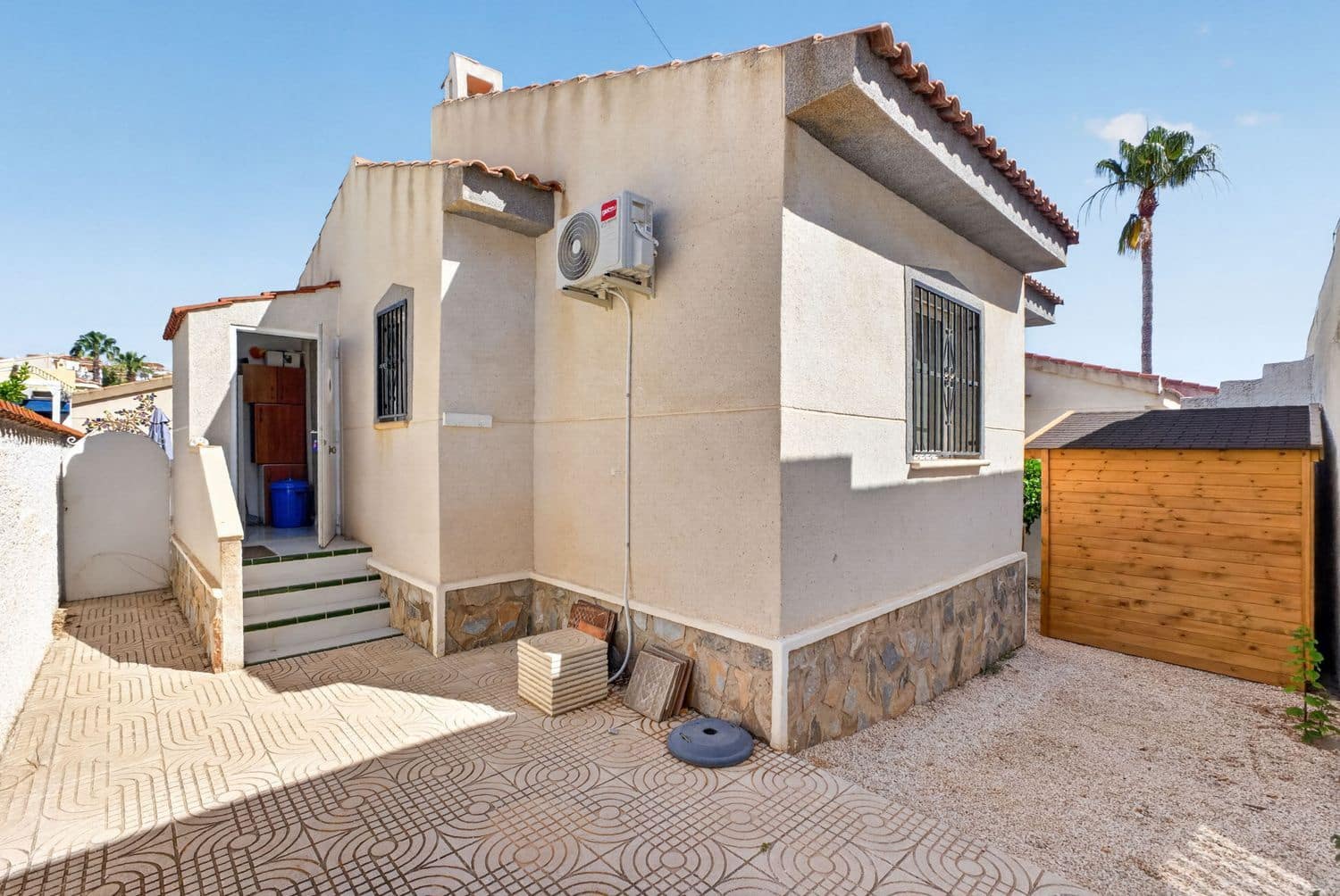 2 bedroom Villa for sale in La Marquesa with pool garage - € 194,900 (Ref: 9943282)