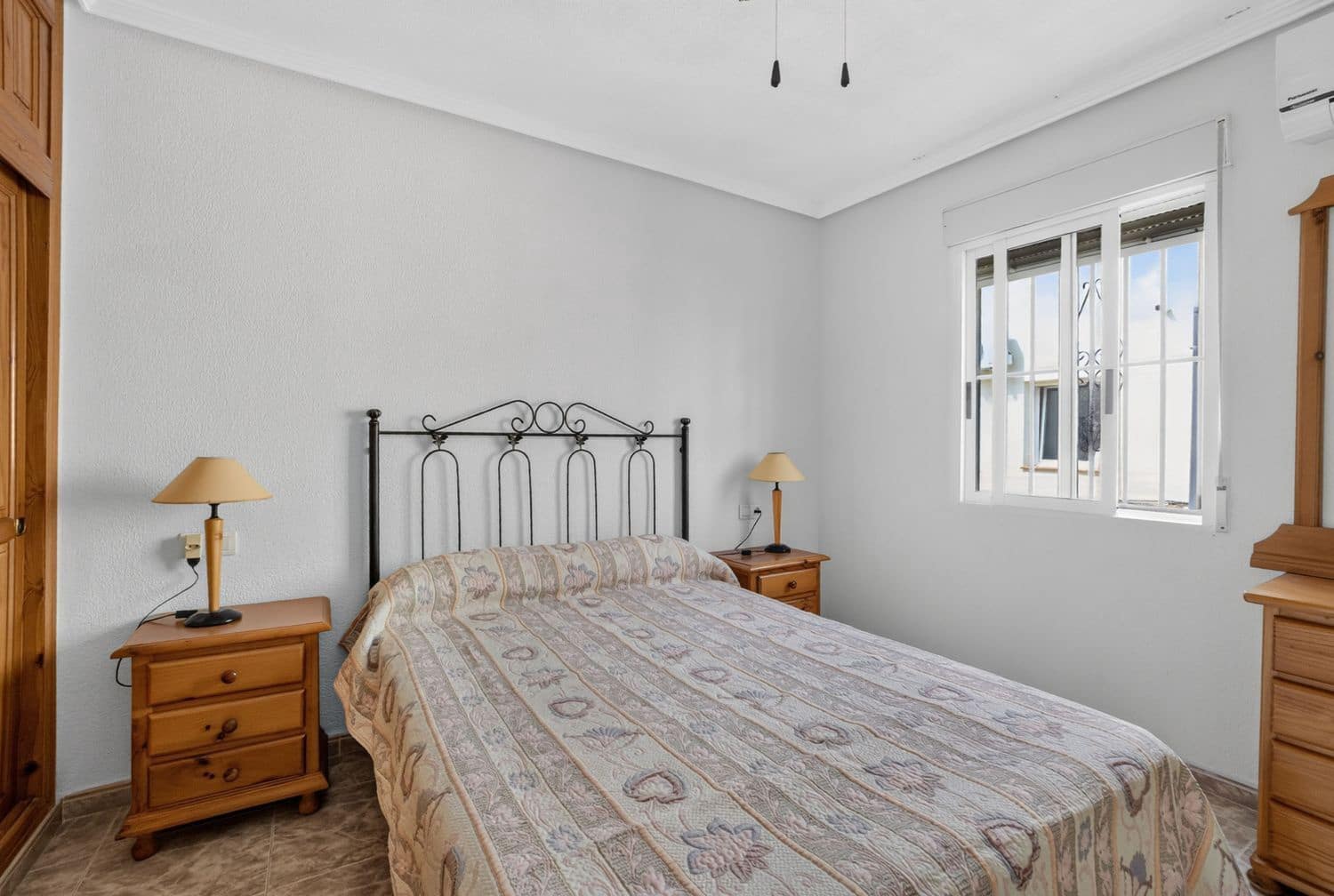 3 soverom Hus til salgs i Orihuela Costa med svømmebasseng garasje - € 210 000 (Ref: 9964576)