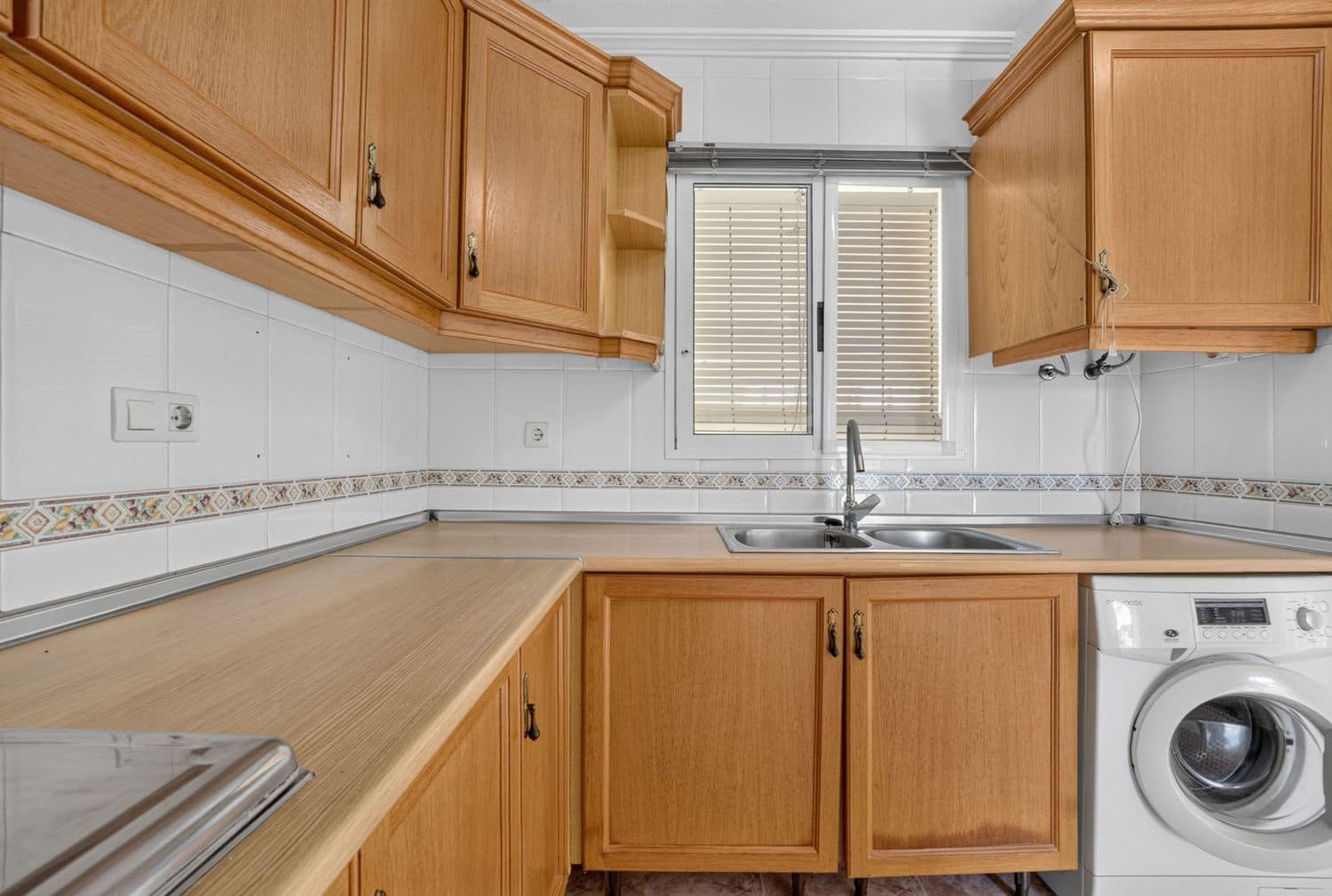 3 soverom Hus til salgs i Orihuela Costa med svømmebasseng garasje - € 210 000 (Ref: 9964576)