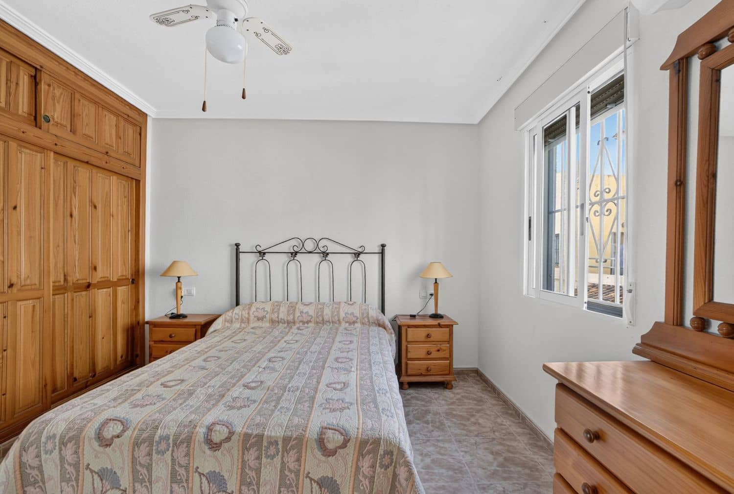 3 soverom Hus til salgs i Orihuela Costa med svømmebasseng garasje - € 210 000 (Ref: 9964576)