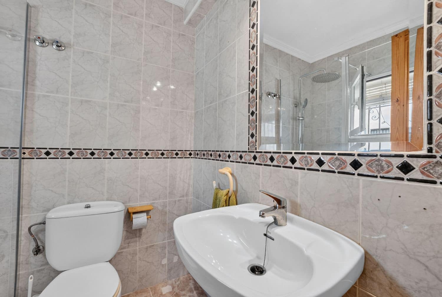 3 soverom Hus til salgs i Orihuela Costa med svømmebasseng garasje - € 210 000 (Ref: 9964576)
