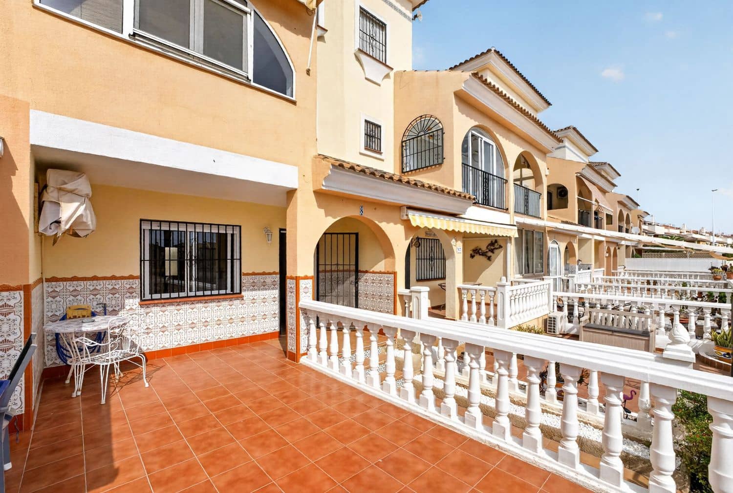 3 soverom Hus til salgs i Orihuela Costa med svømmebasseng garasje - € 210 000 (Ref: 9964576)
