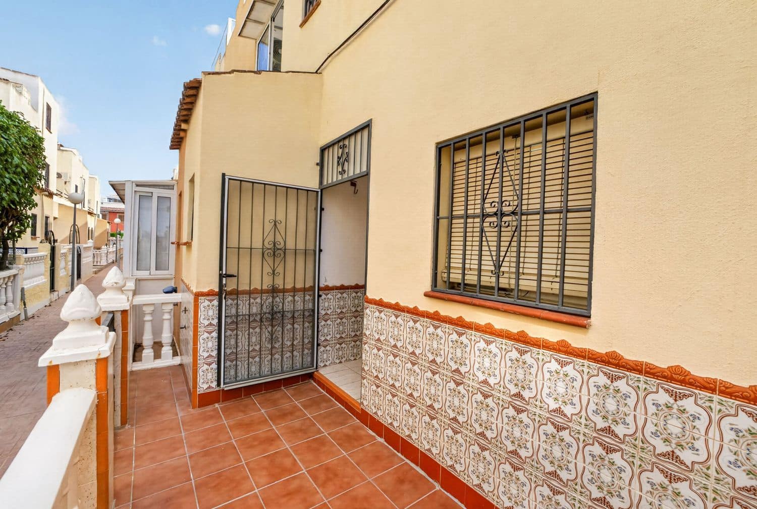 3 soverom Hus til salgs i Orihuela Costa med svømmebasseng garasje - € 210 000 (Ref: 9964576)
