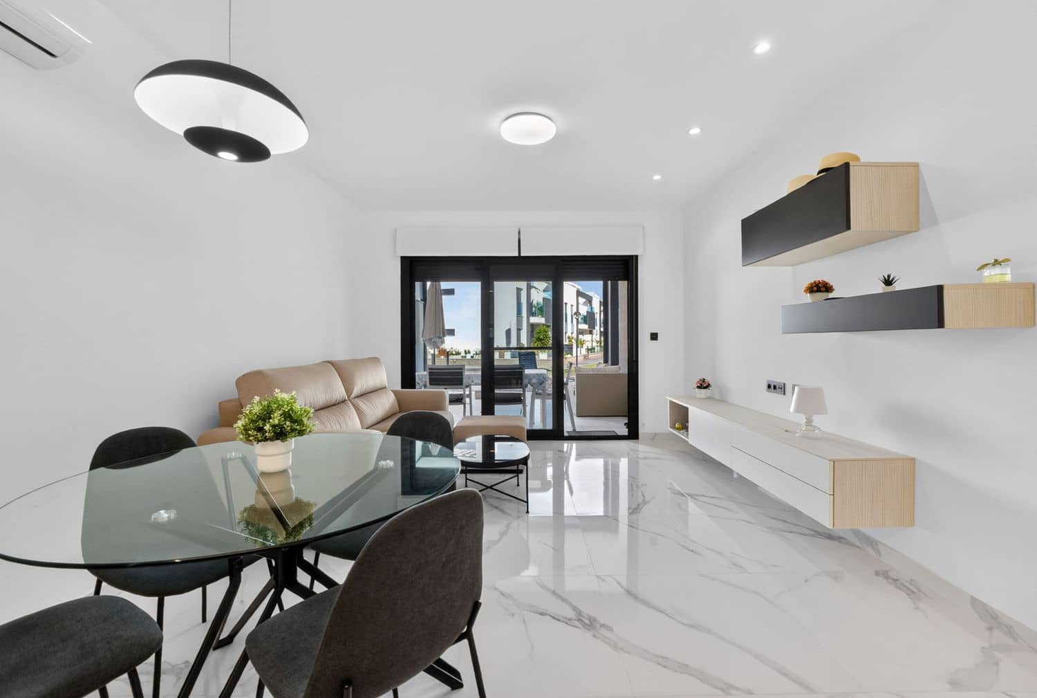 2 slaapkamer Appartement te koop in Guardamar del Segura met zwembad garage - € 255.000 (Ref: 9978099)