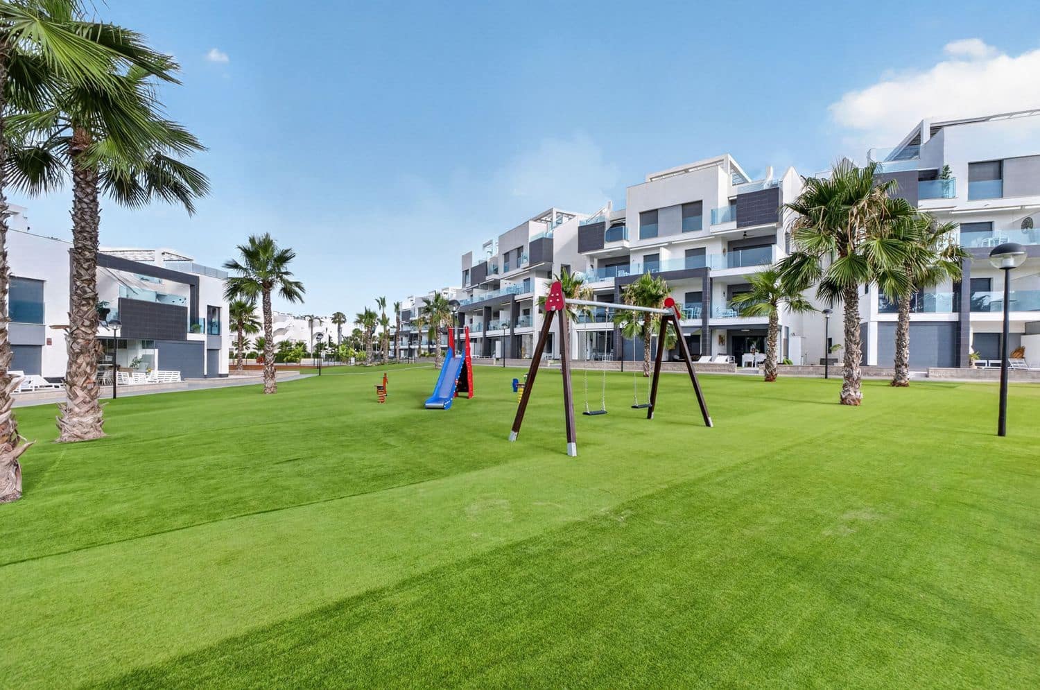 2 slaapkamer Appartement te koop in Guardamar del Segura met zwembad garage - € 255.000 (Ref: 9978099)