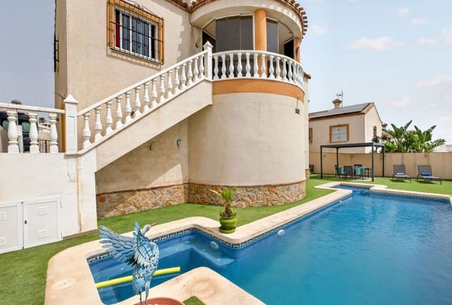 Chalet de 3 habitaciones en San Miguel de Salinas en venta con piscina garaje - 344.900 € (Ref: 9984242)
