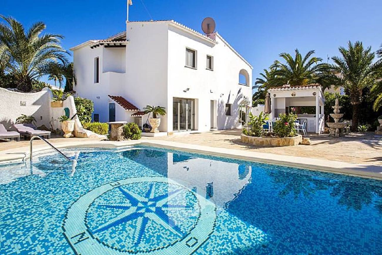 5 makuuhuone Huvila myytävänä paikassa Calpe / Calp mukana uima-altaan - 850 000 € (Ref: 9797687)