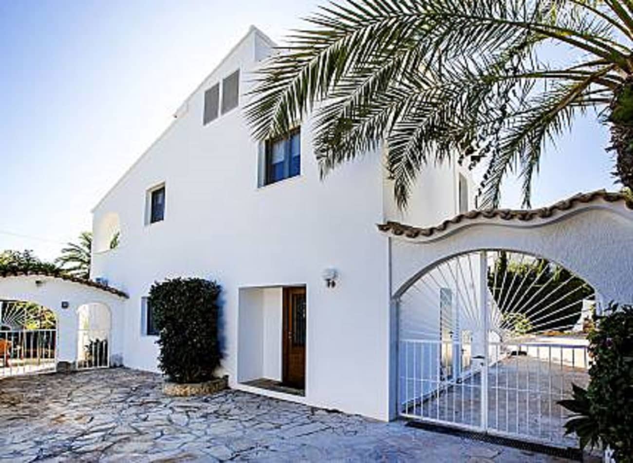 5 makuuhuone Huvila myytävänä paikassa Calpe / Calp mukana uima-altaan - 850 000 € (Ref: 9797687)