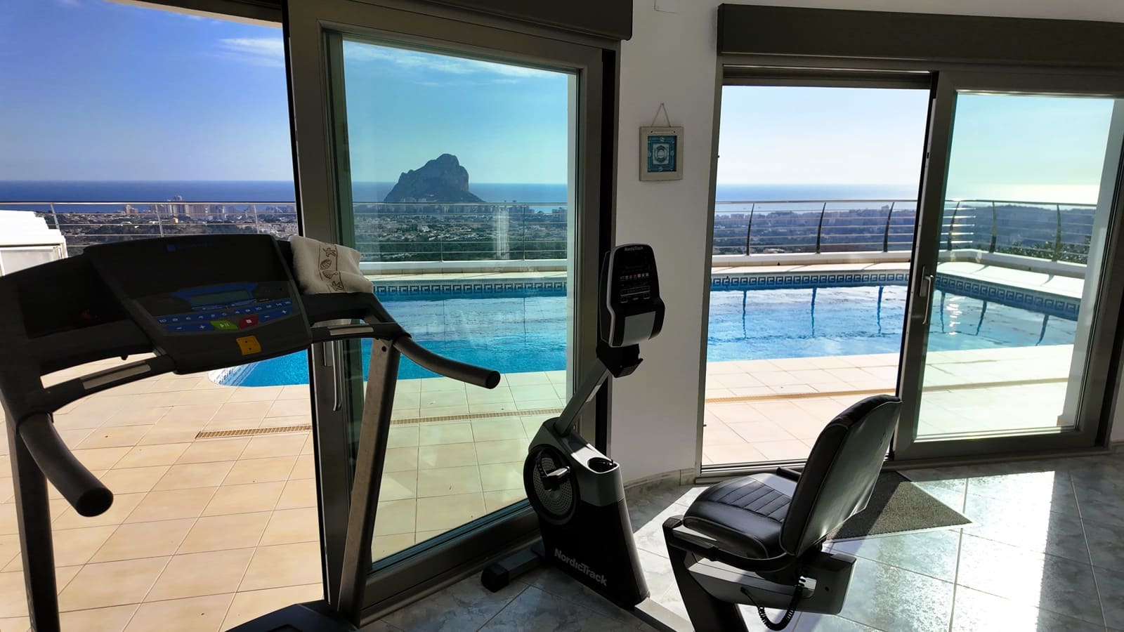 8 Zimmer Villa zu verkaufen in Calpe / Calp mit Pool Garage - 1.450.000 € (Ref: 9797711)