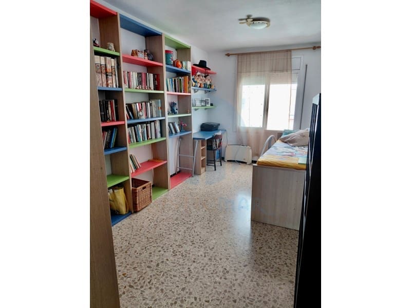 4 bedroom Apartment for sale in L'Ampolla with garage - € 175,000 (Ref: 10017308)