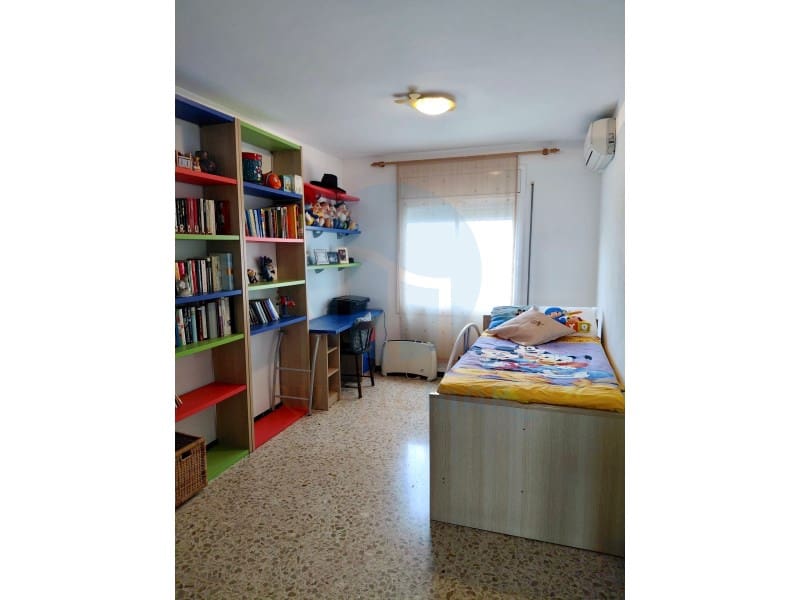 4 bedroom Apartment for sale in L'Ampolla with garage - € 175,000 (Ref: 10017308)